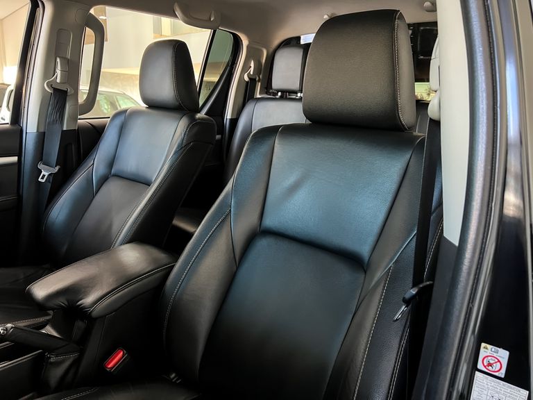 Toyota Hilux CD SRX 4x4 2.8 TDI 16V Diesel Aut.