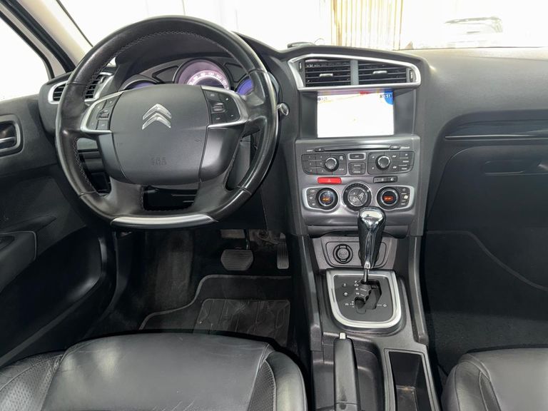 Citroën C4 LOUNGE Exclusive 1.6 Turbo 4p Aut.