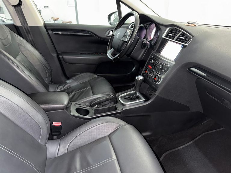 Citroën C4 LOUNGE Exclusive 1.6 Turbo 4p Aut.