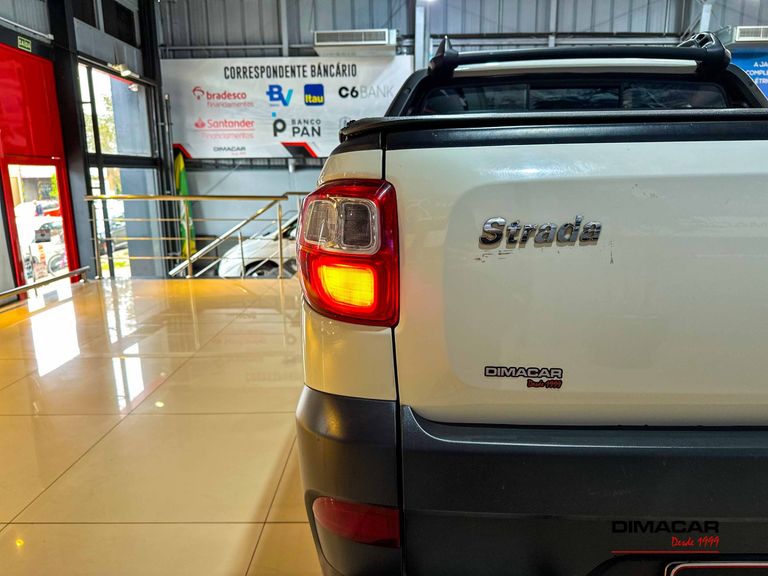 Fiat Strada Freedom 1.4 Flex 8V CD