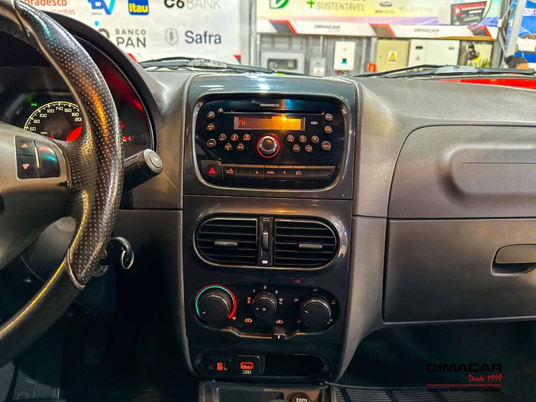 Fiat Strada Freedom 1.4 Flex 8V CD