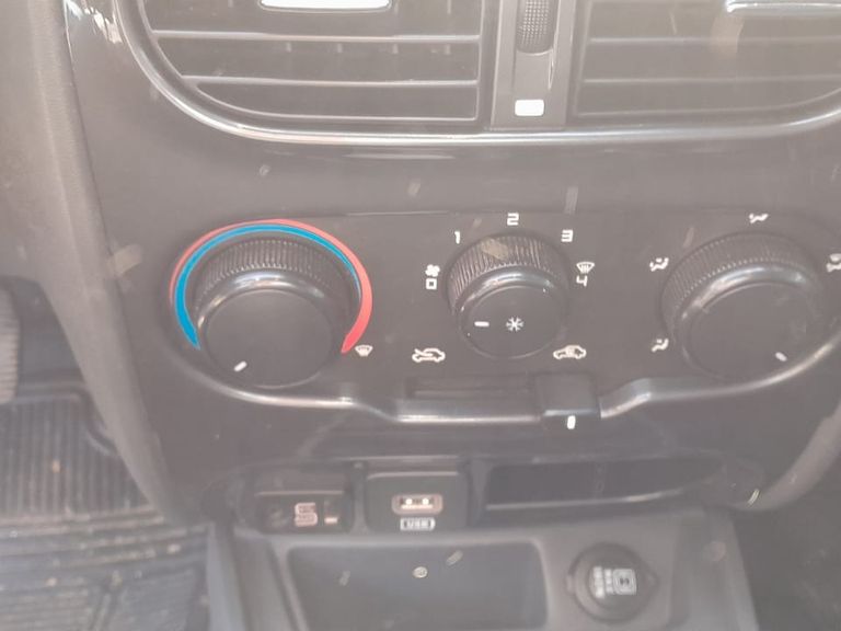 Fiat Strada Freedom 1.4 Flex 8V CD