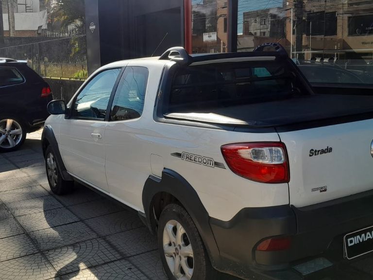 Fiat Strada Freedom 1.4 Flex 8V CD