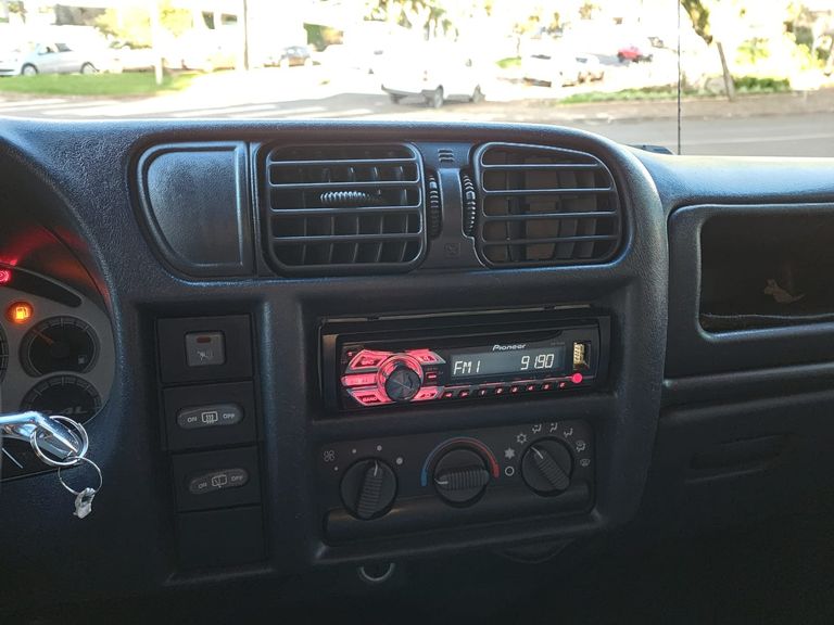 Chevrolet BLAZER ADVANTAGE 2.4 GASOLINA