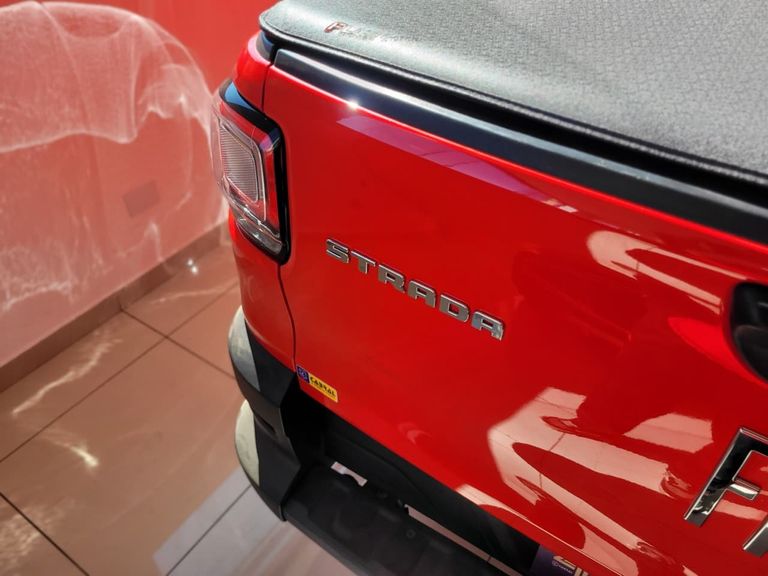 Fiat Strada Volcano 1.3 Flex 8V CD
