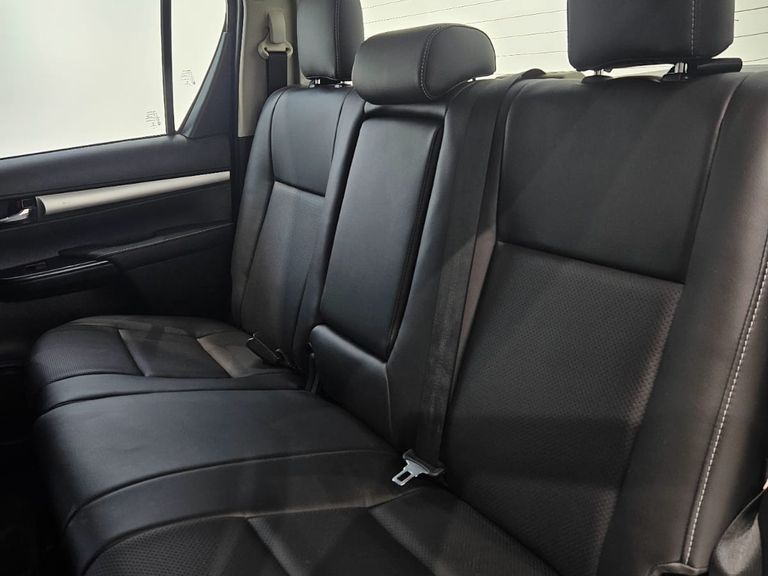 Toyota Hilux CD SR 4x4 2.8 TDI Diesel Aut.