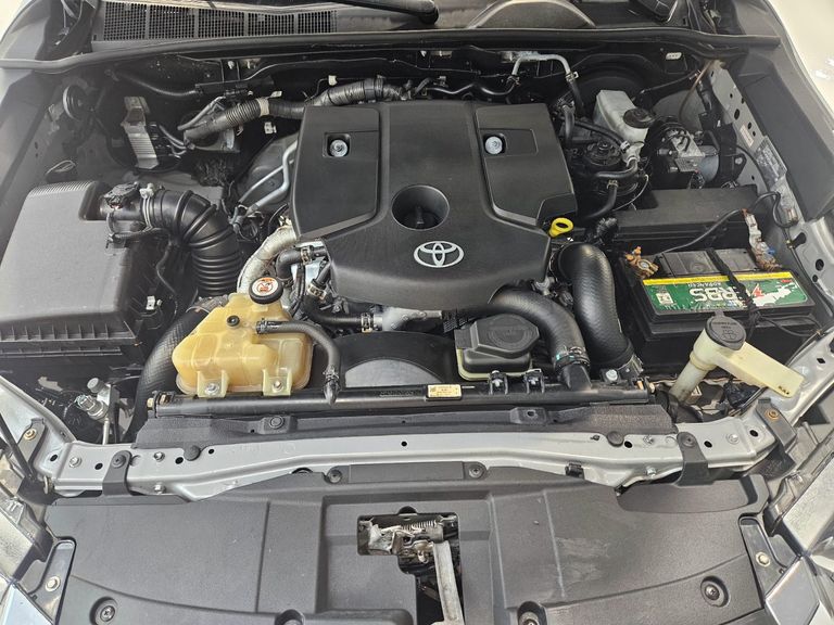 Toyota Hilux CD SR 4x4 2.8 TDI Diesel Aut.