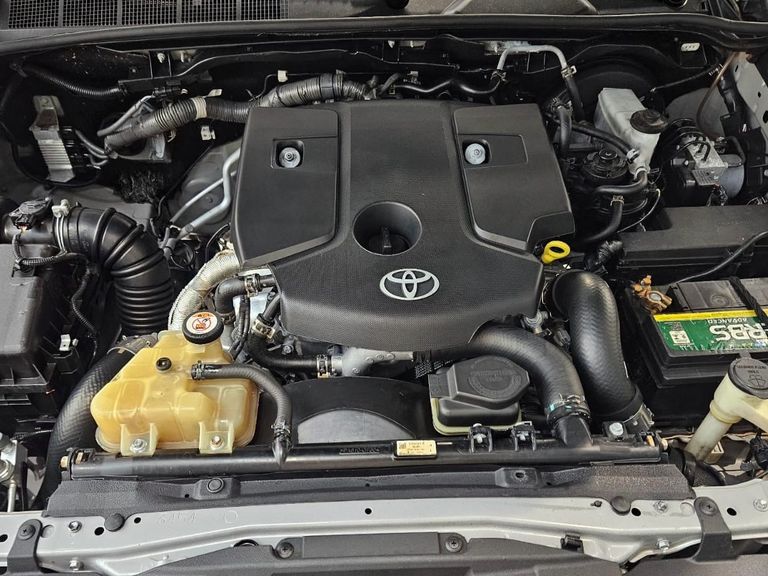 Toyota Hilux CD SR 4x4 2.8 TDI Diesel Aut.