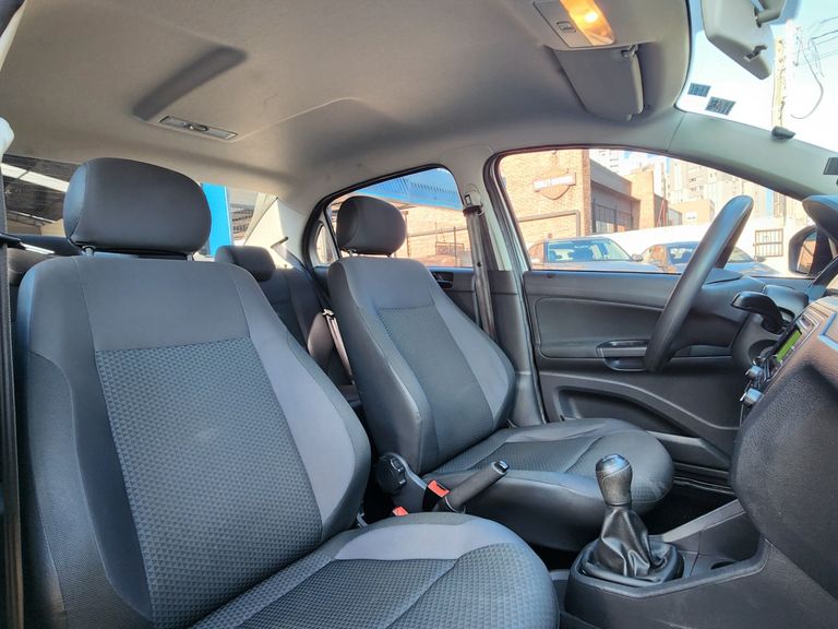 VolksWagen VOYAGE 1.6 MSI Flex 8V 4p