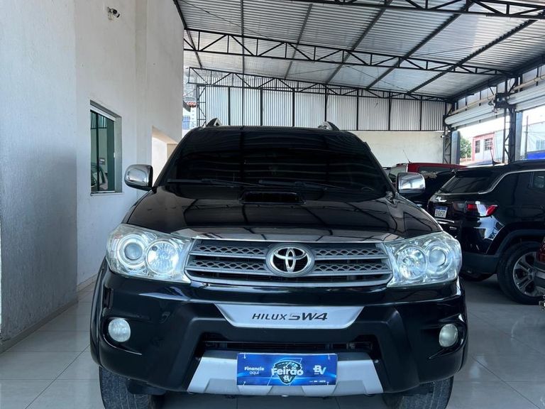 Toyota Hilux SW4 SRV D4-D 4x4 3.0 TDI Dies. Aut