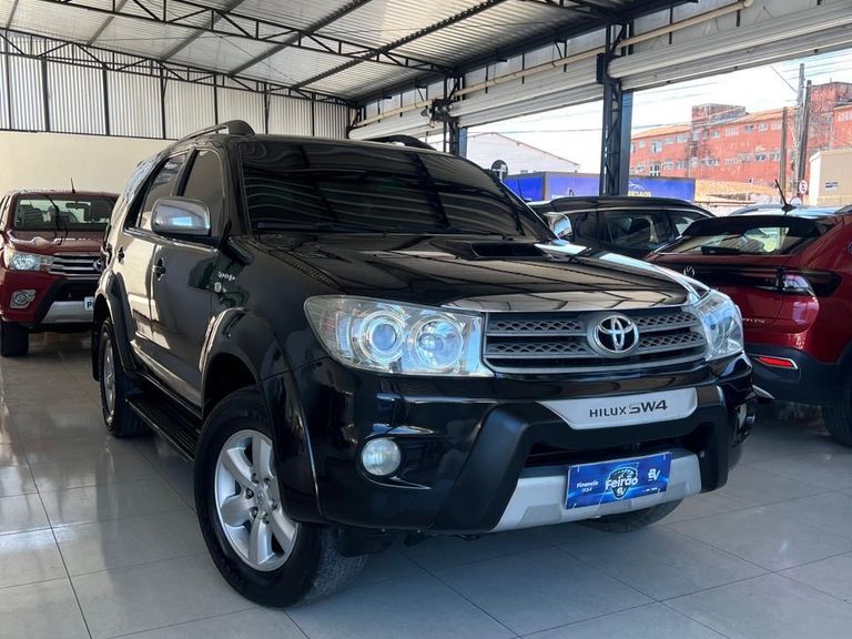 Toyota Hilux SW4 SRV D4-D 4x4 3.0 TDI Dies. Aut