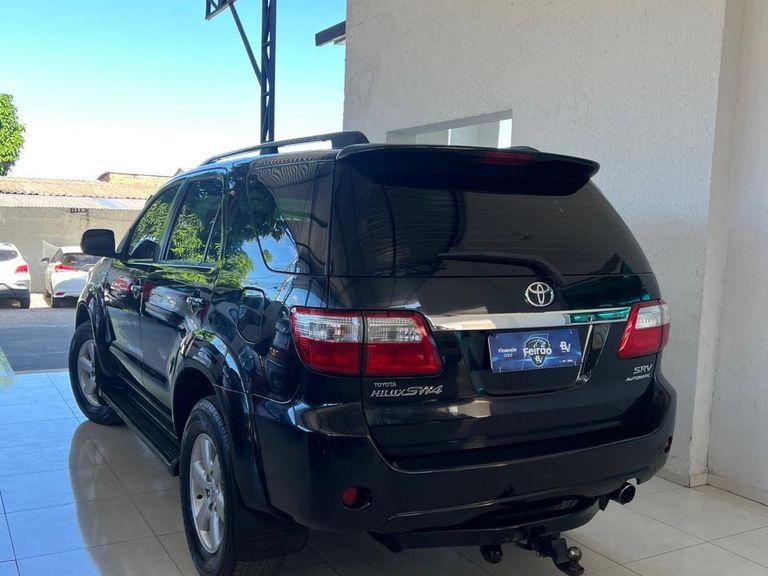 Toyota Hilux SW4 SRV D4-D 4x4 3.0 TDI Dies. Aut