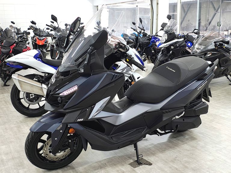 DAFRA CRUISYM 300 