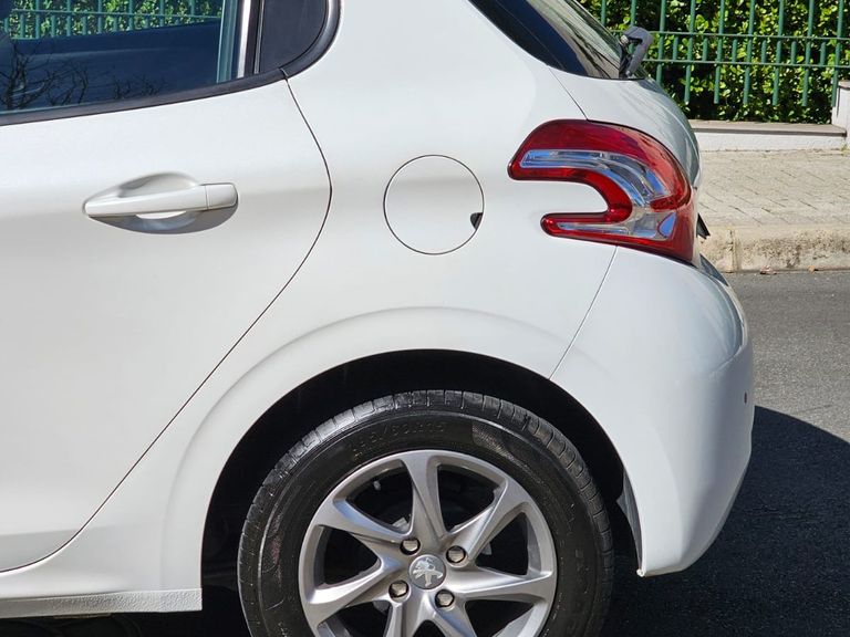 Peugeot 208 Allure 1.6 Flex 16V 5p Aut.