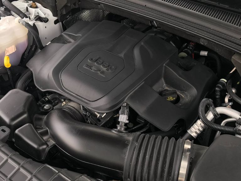 Jeep Cherokee Sport 3.7 4x4 V6 12V Aut.