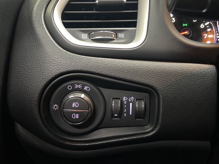 Jeep Renegade Longitude 1.8 4x2 Flex 16V Aut.