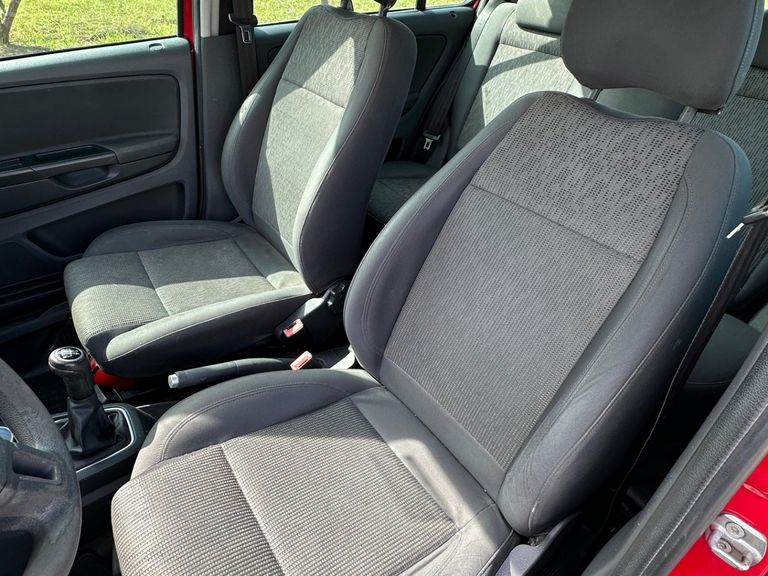 VolksWagen Fox 1.6 Mi Total Flex 8V 5p