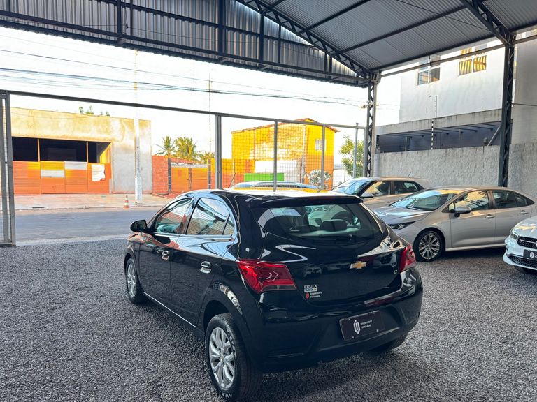Chevrolet ONIX HATCH LT 1.0 8V FlexPower 5p Mec.