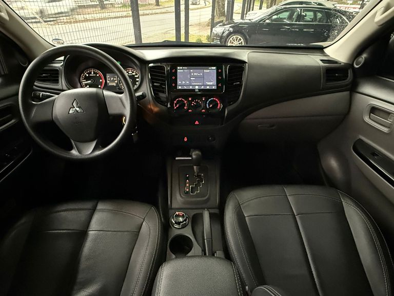 Mitsubishi L200 Triton Savana GLS 2.4 4x4 Die. Aut.