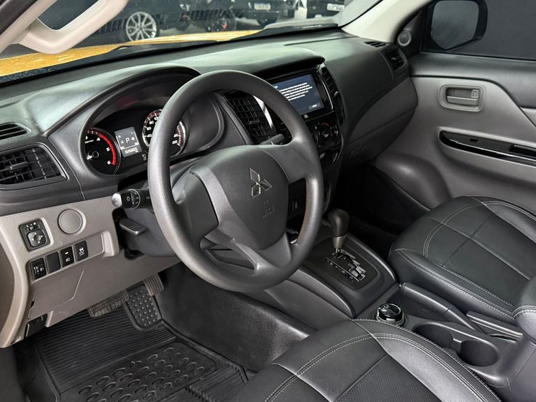 Mitsubishi L200 Triton Savana GLS 2.4 4x4 Die. Aut.