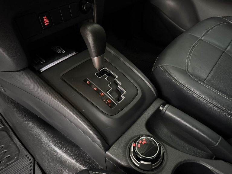Mitsubishi L200 Triton Savana GLS 2.4 4x4 Die. Aut.