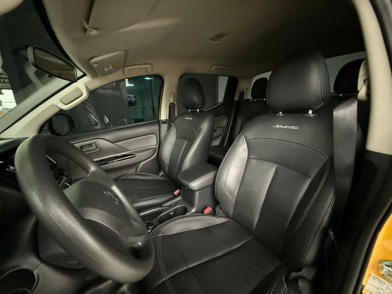 Mitsubishi L200 Triton Savana GLS 2.4 4x4 Die. Aut.