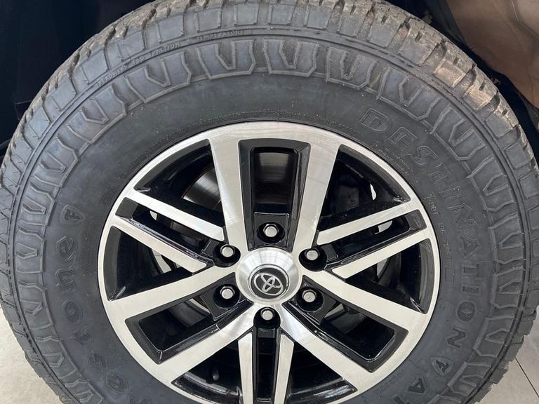 Toyota Hilux CD SRV 4x4 2.8 TDI Diesel Aut.