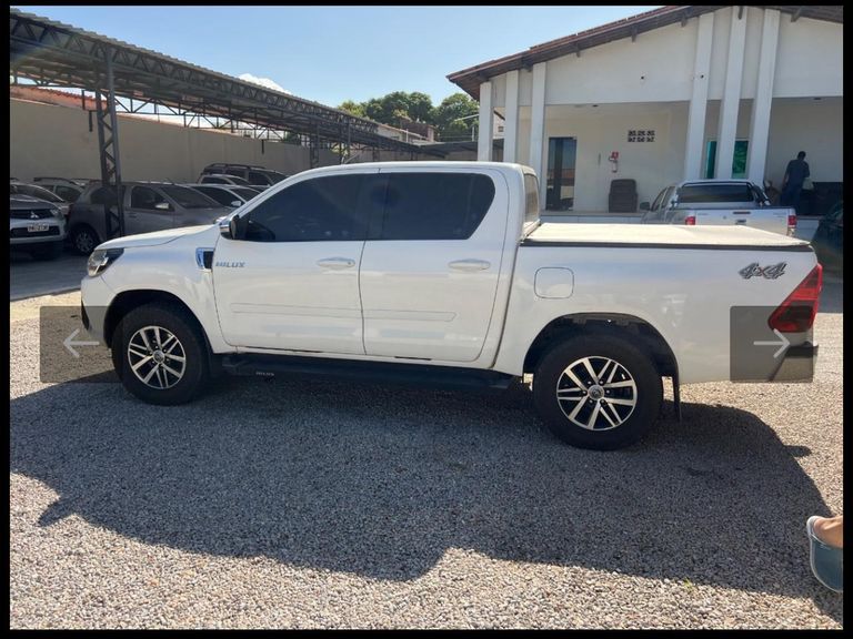 Toyota Hilux CD SRV 4x4 2.8 TDI Diesel Aut.