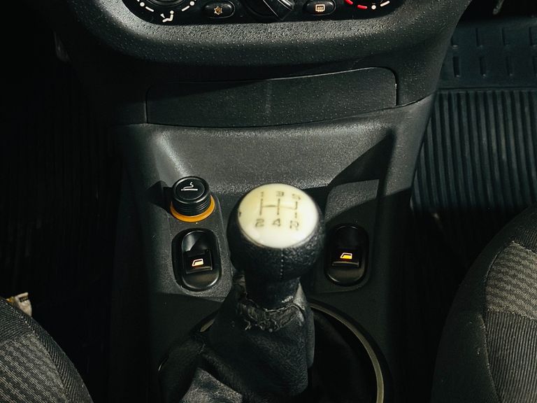 Citroën C3 GLX 1.4/ GLX Sonora 1.4 Flex 8V 5p