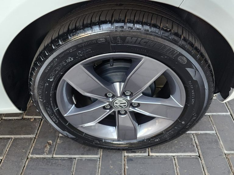 VolksWagen Fox Connect 1.6 Flex 8V 5p