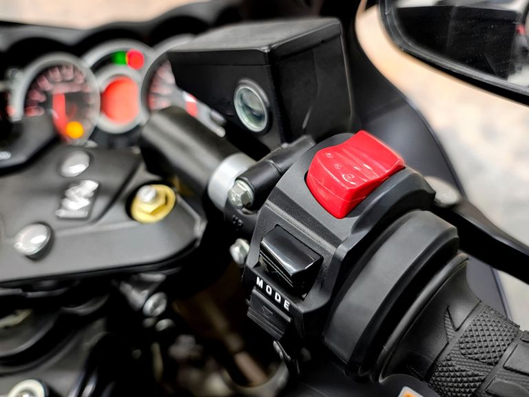 SUZUKI GSX 1300-R HAYABUSA