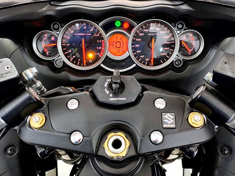 SUZUKI GSX 1300-R HAYABUSA