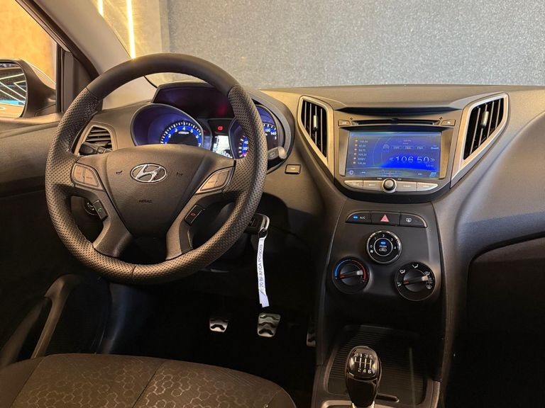 Hyundai HB20X Style 1.6 Flex 16v Mec.