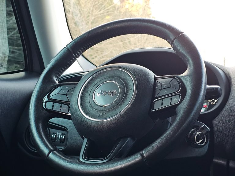 Jeep Renegade Sport 1.8 4x2 Flex 16V Aut.