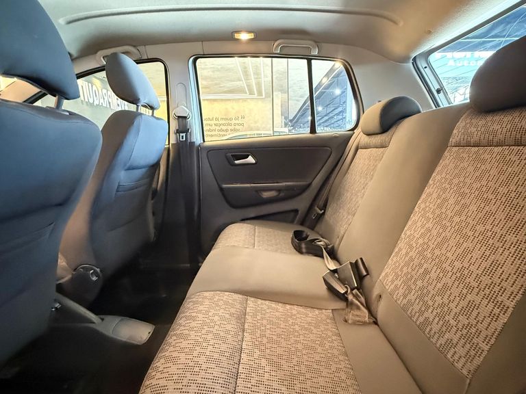 VolksWagen Fox 1.6 Mi Total Flex 8V 5p