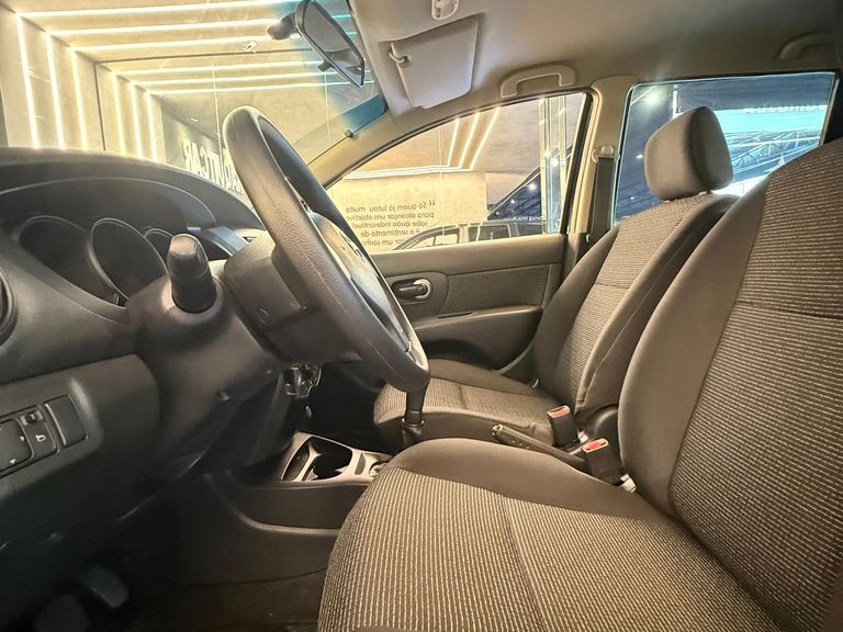 Nissan LIVINA 1.6 16V Flex Fuel 5p