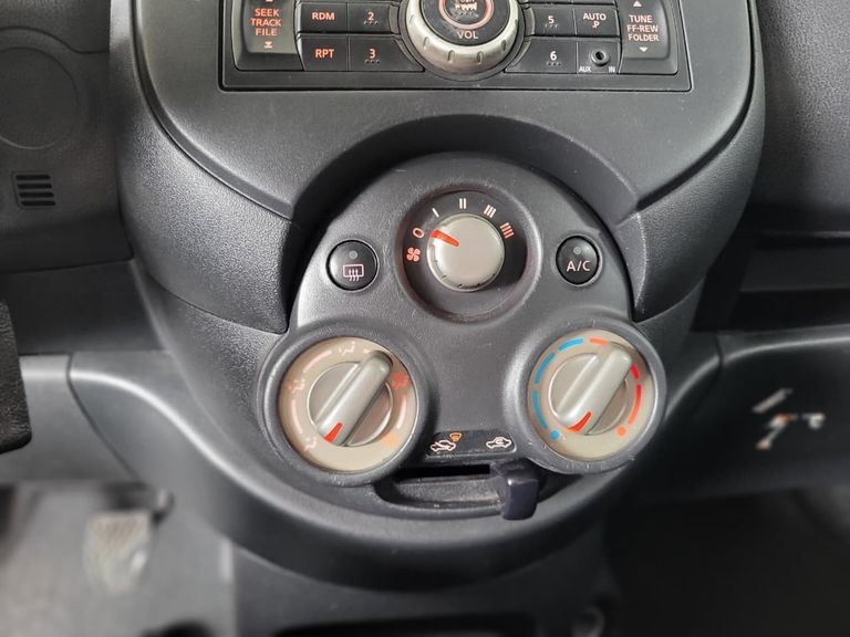 Nissan MARCH SV 1.6 16V Flex Fuel