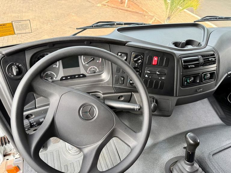 MERCEDES-BENZ Atego 3026 8x2 2p (diesel)(E5)