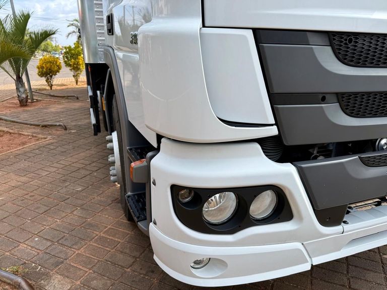 MERCEDES-BENZ Atego 3026 8x2 2p (diesel)(E5)