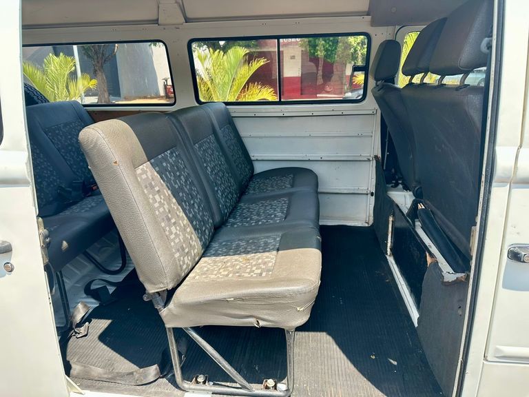 VolksWagen Kombi Standard/ Luxo/ Série Prata