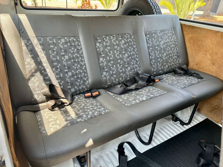 VolksWagen Kombi Standard/ Luxo/ Série Prata