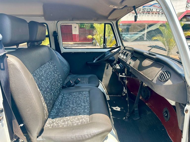 VolksWagen Kombi Standard/ Luxo/ Série Prata