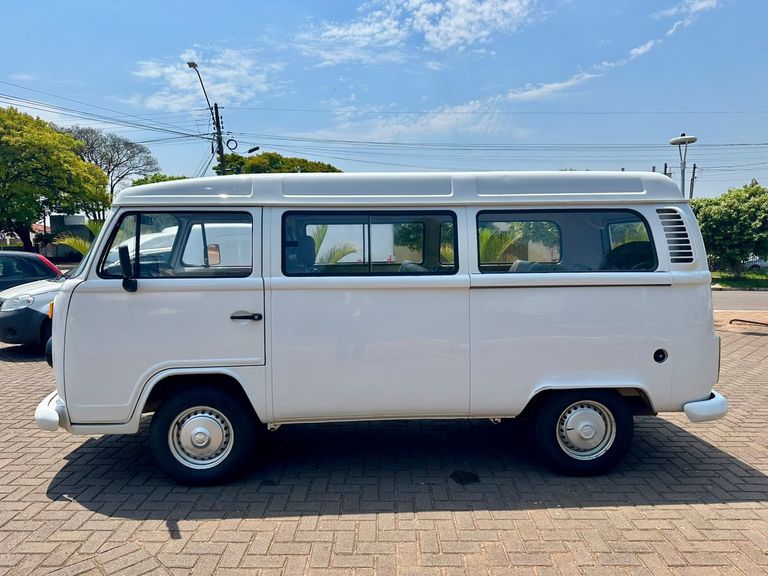 VolksWagen Kombi Standard/ Luxo/ Série Prata
