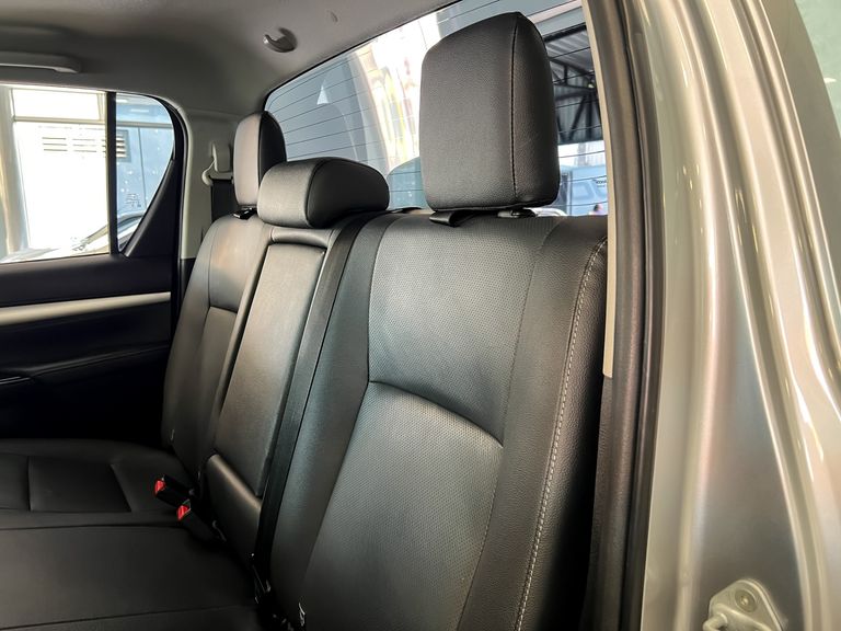 Toyota Hilux CD SRX 4x4 2.8 TDI 16V Diesel Aut.