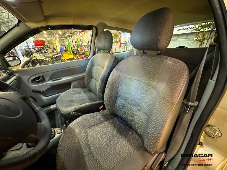 Renault Clio Hi-Flex 1.0 16V 3p