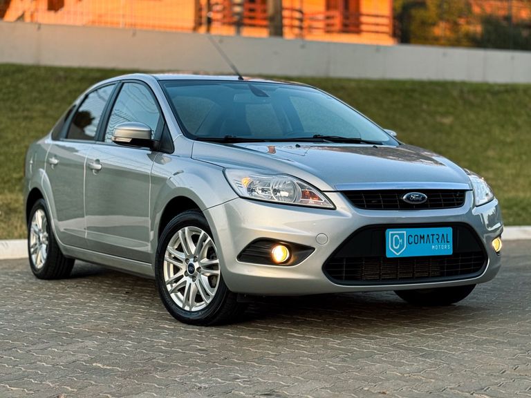 Ford Focus Sedan 2.0 16V/2.0 16V Flex 4p