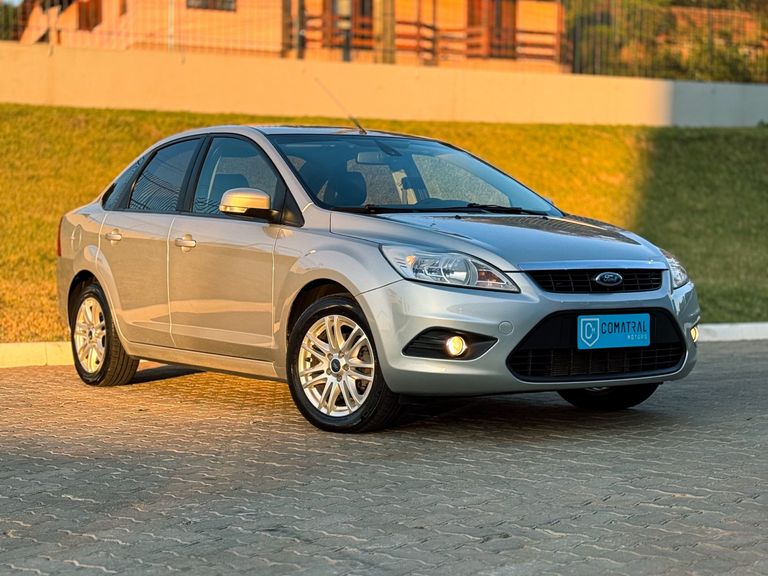 Ford Focus Sedan 2.0 16V/2.0 16V Flex 4p