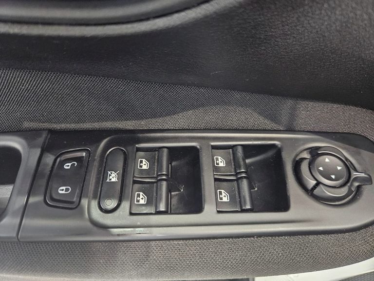 Jeep Renegade Sport 1.8 4x2 Flex 16V Aut.