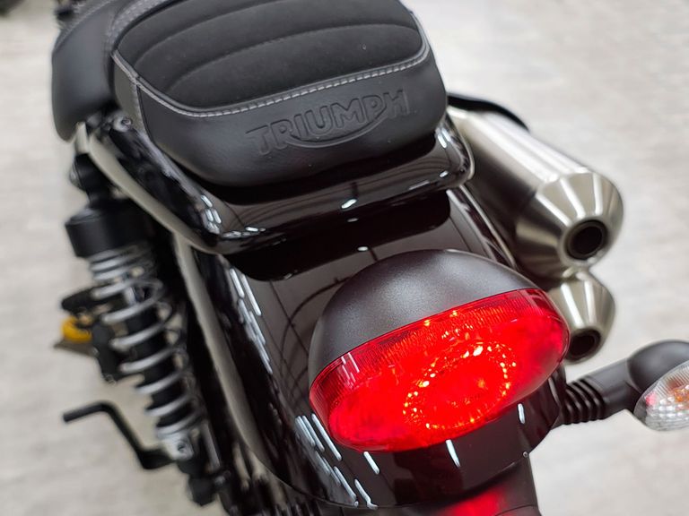 TRIUMPH SCRAMBLER 900cc