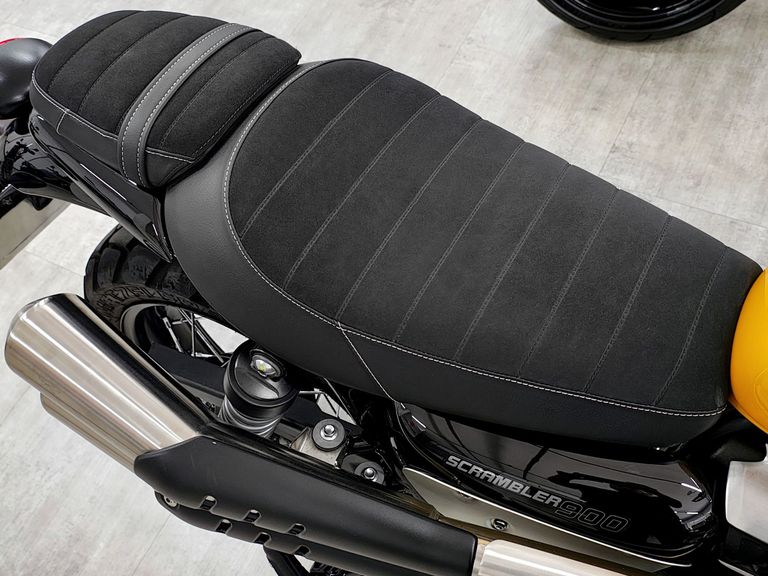 TRIUMPH SCRAMBLER 900cc